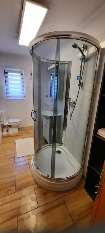 Pool Apartments Κάρλοβι Βάρι Εξωτερικό φωτογραφία